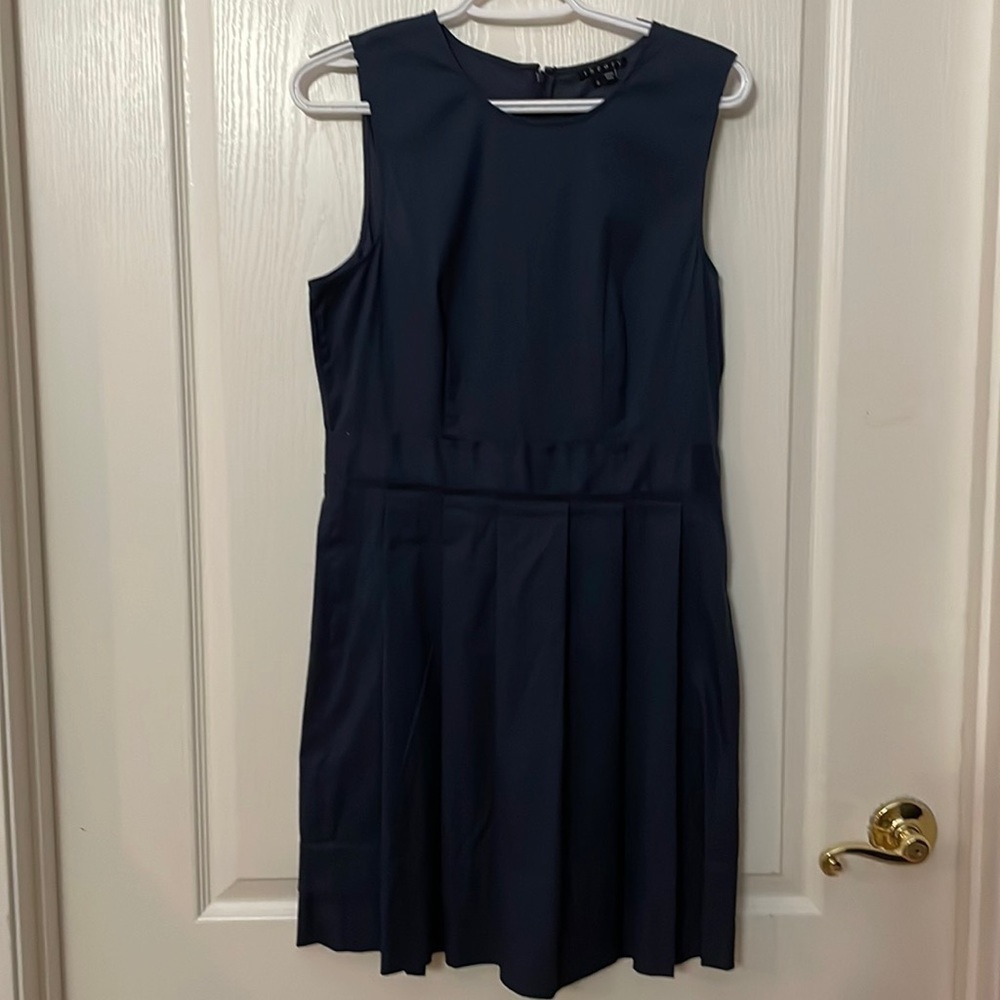 Theory sleeveless fitted navy blue dress size 8